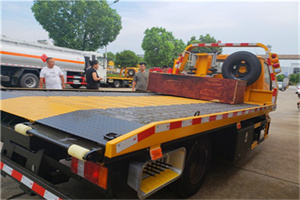 斗门附近拖车电话号码服务